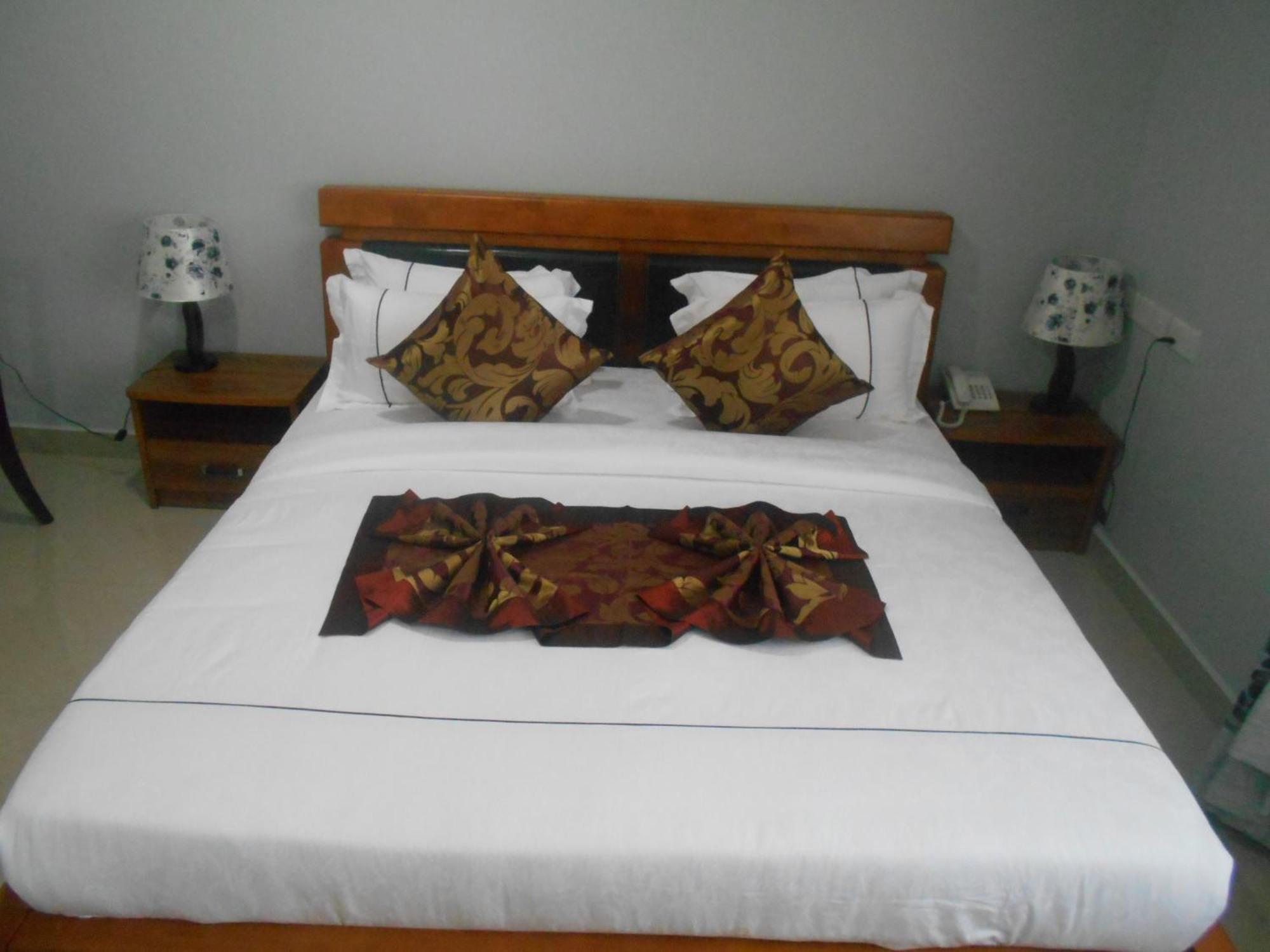 Adden Palace Hotel & Conference Centre موانزا المظهر الخارجي الصورة