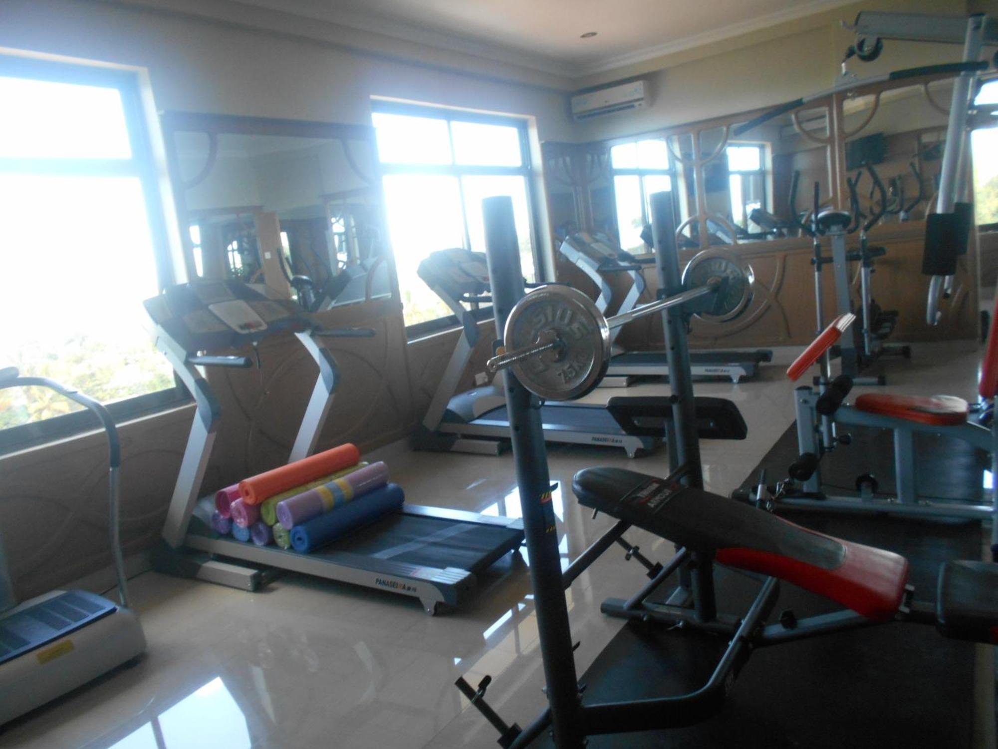Adden Palace Hotel & Conference Centre موانزا المظهر الخارجي الصورة
