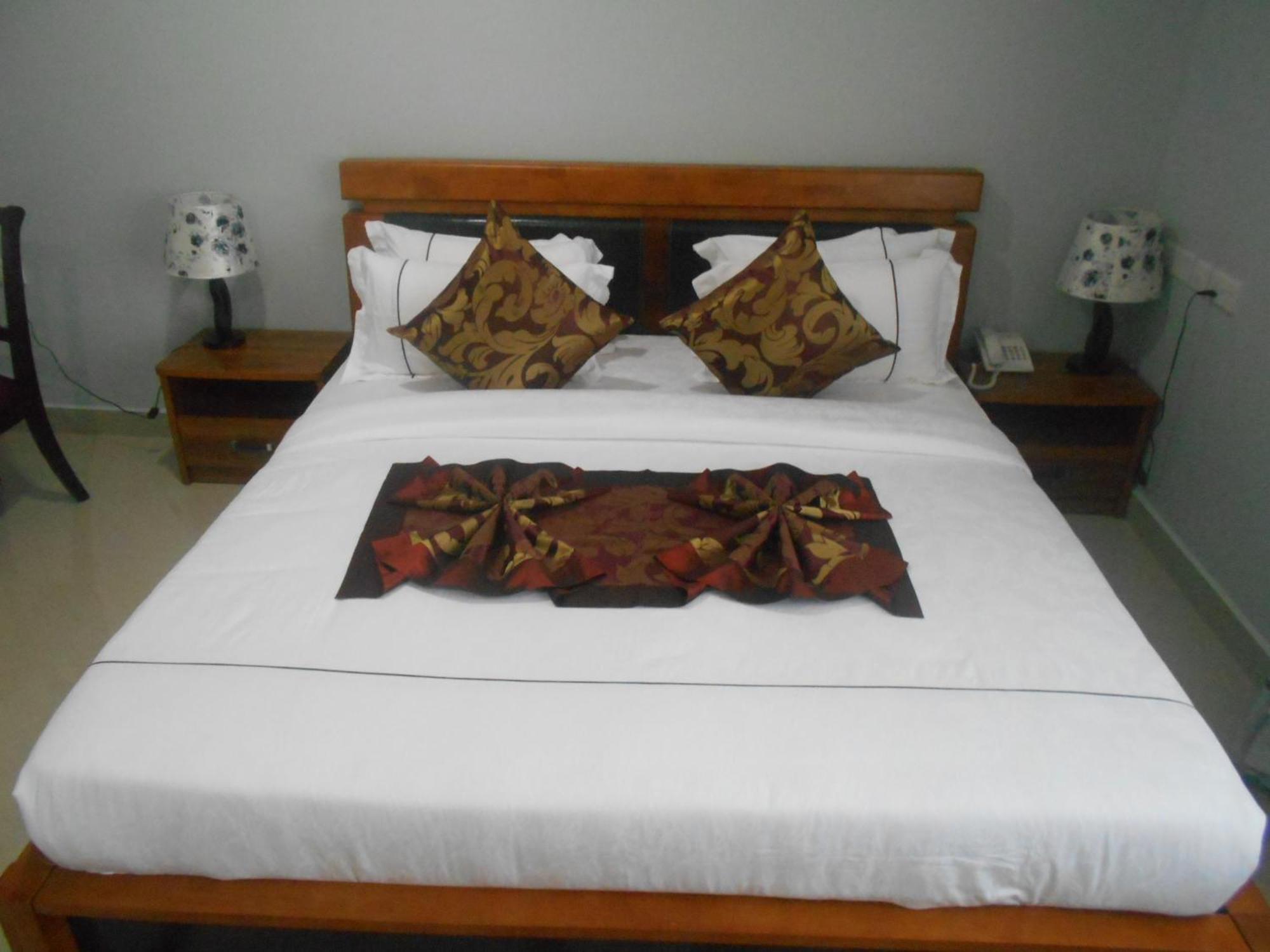 Adden Palace Hotel & Conference Centre موانزا المظهر الخارجي الصورة